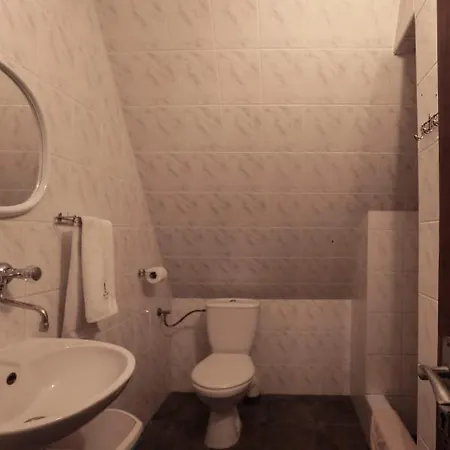 Kirowy Hotel *
