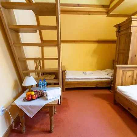 Hotel Kirowy Gosciniec *