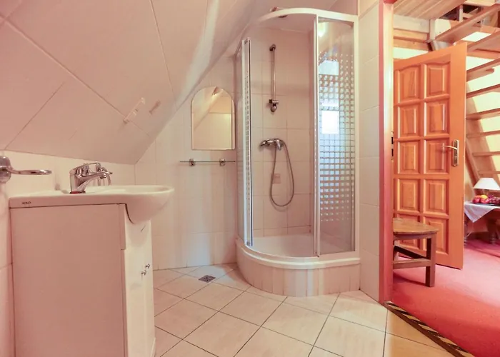 Kirowy Gosciniec Hotel *