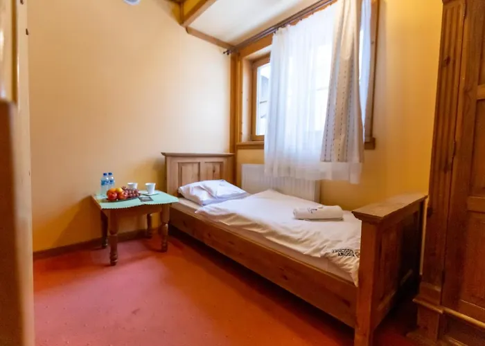 Hotel Kirowy Gosciniec *