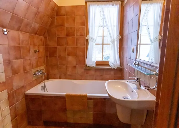 Hotel Kirowy Gosciniec *