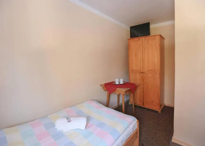 Hotel Kirowy Gosciniec *