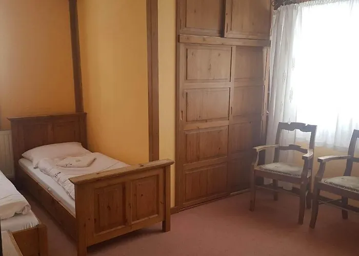 Kirowy Gosciniec Hotel *